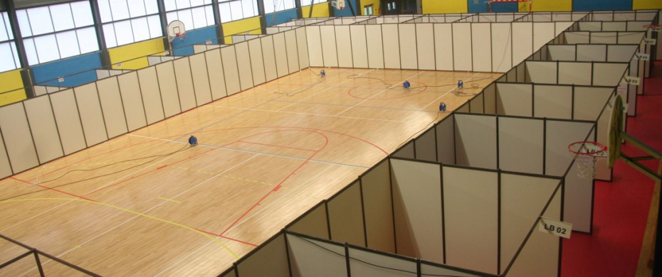 Aménagement d&rsquo;un gymnase avec des mudles de 9m2 en stands mélaminés