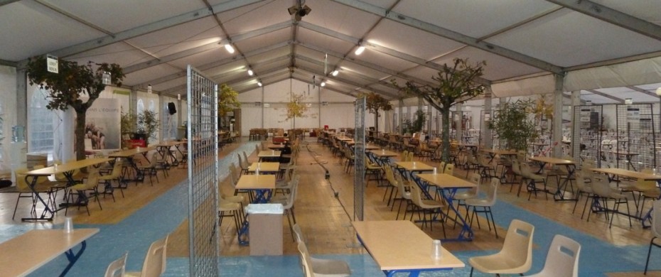 Salon étudiants-entreprises, structure de 15m et 20m de largeur accouplées